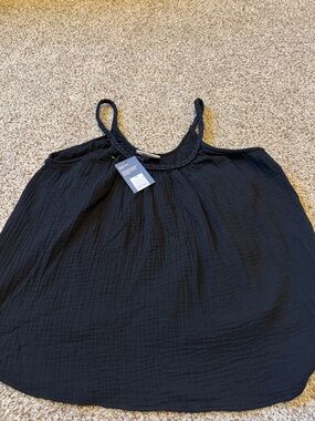 UNIVERSAL THREADS TANK